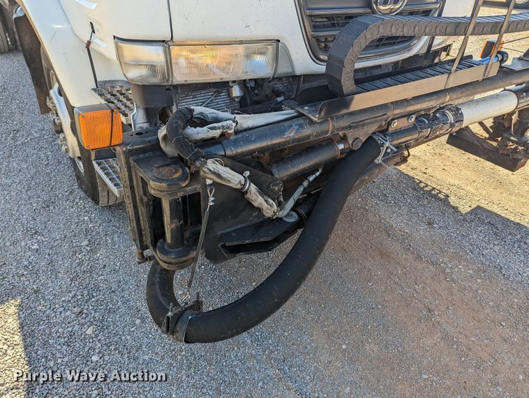 image for item LF9650 2010 Nissan 3300  pothole patcher truck