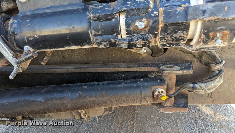 image for item LF9650 2010 Nissan 3300  pothole patcher truck