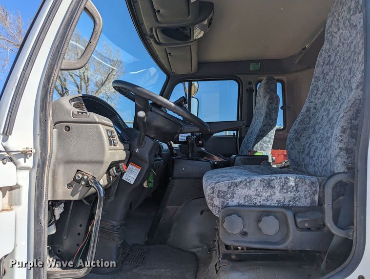 image for item LF9650 2010 Nissan 3300  pothole patcher truck