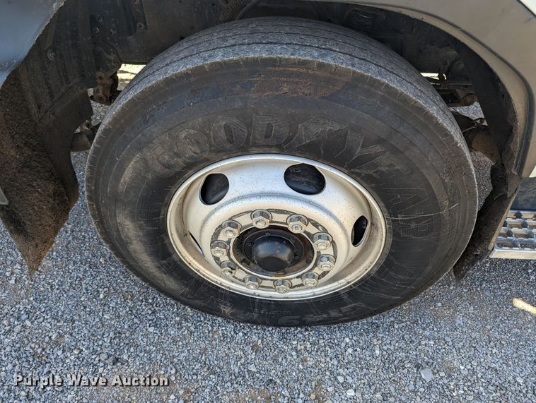 image for item LF9650 2010 Nissan 3300  pothole patcher truck