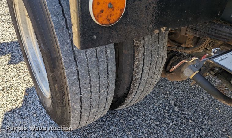 image for item LF9650 2010 Nissan 3300  pothole patcher truck