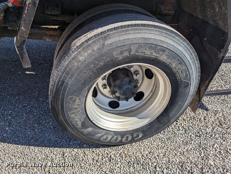 image for item LF9650 2010 Nissan 3300  pothole patcher truck