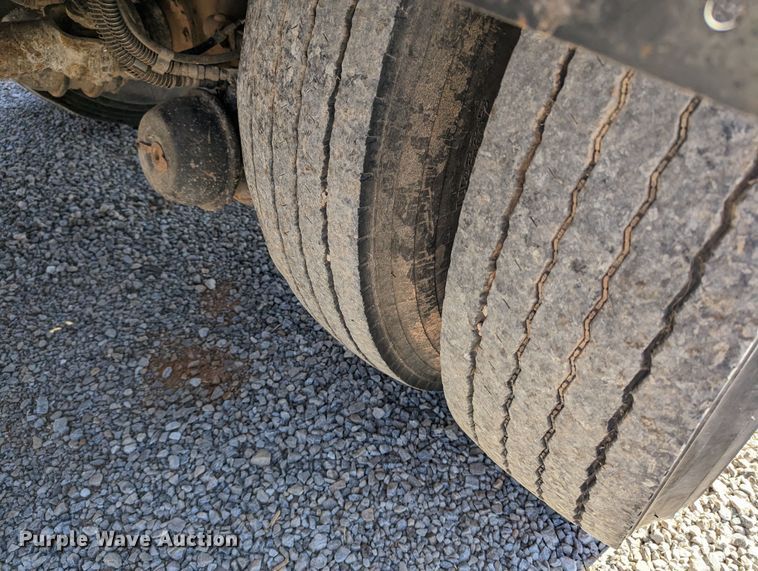 image for item LF9650 2010 Nissan 3300  pothole patcher truck