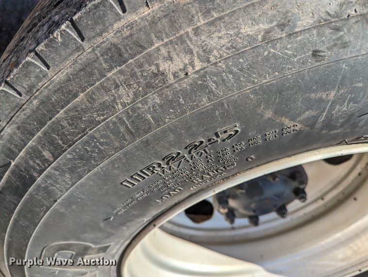 image for item LF9650 2010 Nissan 3300  pothole patcher truck