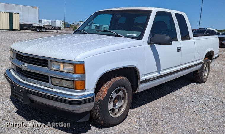 image for item LM9822 1997 Chevrolet Silverado C1500  Ext. Cab pickup truck