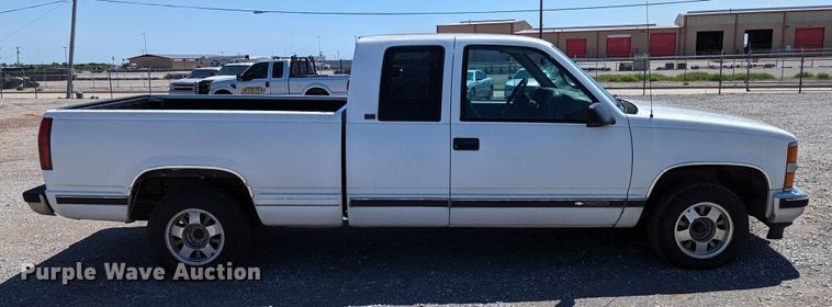 image for item LM9822 1997 Chevrolet Silverado C1500  Ext. Cab pickup truck
