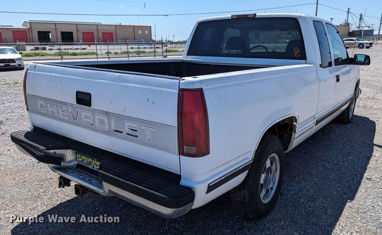 image for item LM9822 1997 Chevrolet Silverado C1500  Ext. Cab pickup truck