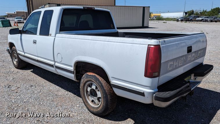 image for item LM9822 1997 Chevrolet Silverado C1500  Ext. Cab pickup truck