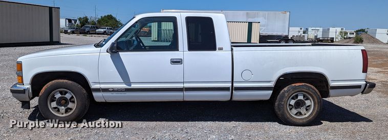 image for item LM9822 1997 Chevrolet Silverado C1500  Ext. Cab pickup truck