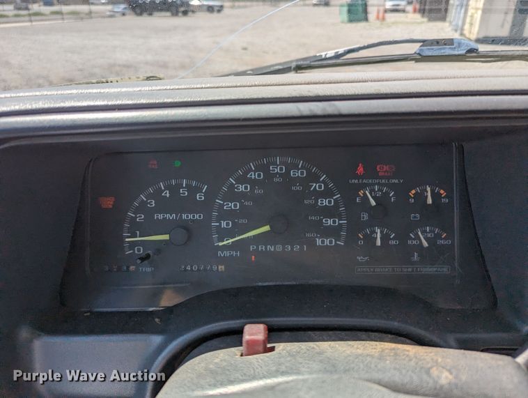 image for item LM9822 1997 Chevrolet Silverado C1500  Ext. Cab pickup truck