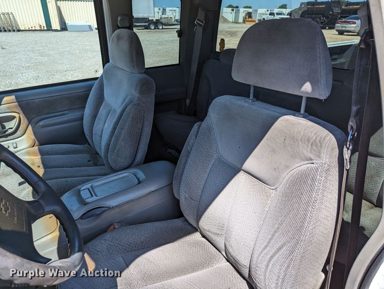 image for item LM9822 1997 Chevrolet Silverado C1500  Ext. Cab pickup truck