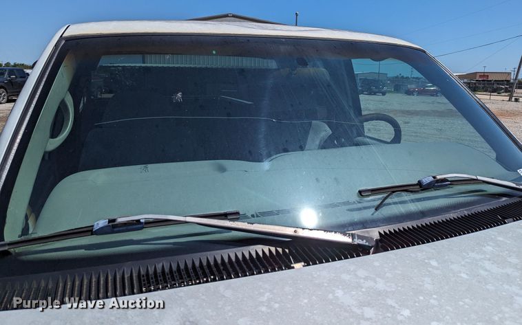 image for item LM9822 1997 Chevrolet Silverado C1500  Ext. Cab pickup truck