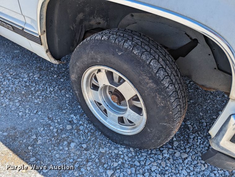 image for item LM9822 1997 Chevrolet Silverado C1500  Ext. Cab pickup truck