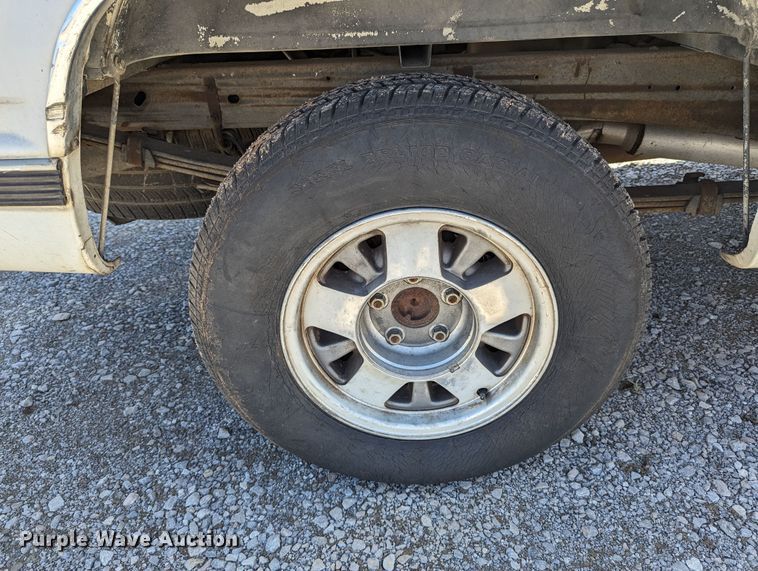 image for item LM9822 1997 Chevrolet Silverado C1500  Ext. Cab pickup truck