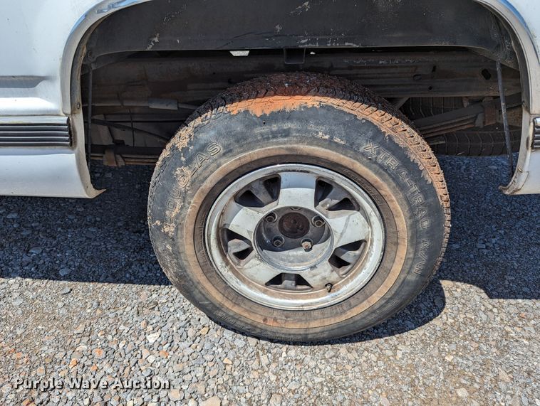 image for item LM9822 1997 Chevrolet Silverado C1500  Ext. Cab pickup truck