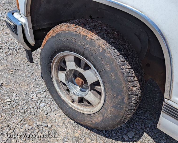 image for item LM9822 1997 Chevrolet Silverado C1500  Ext. Cab pickup truck