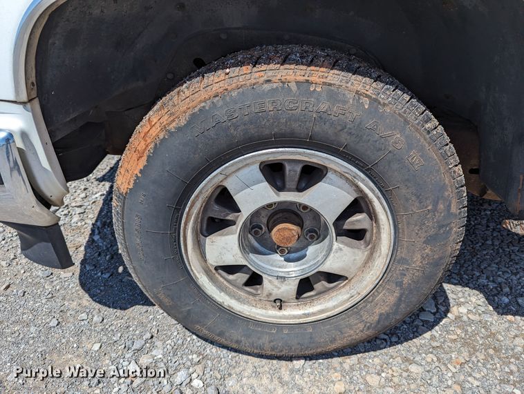 image for item LM9822 1997 Chevrolet Silverado C1500  Ext. Cab pickup truck