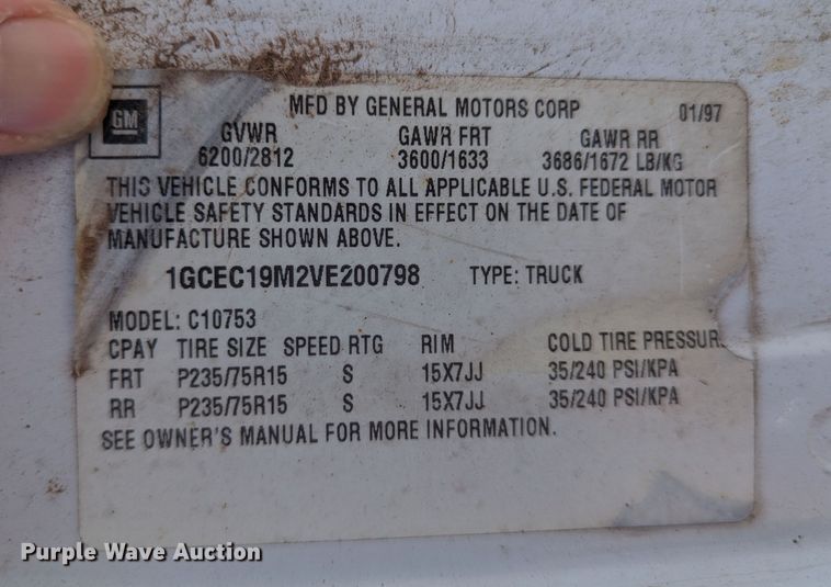 image for item LM9822 1997 Chevrolet Silverado C1500  Ext. Cab pickup truck