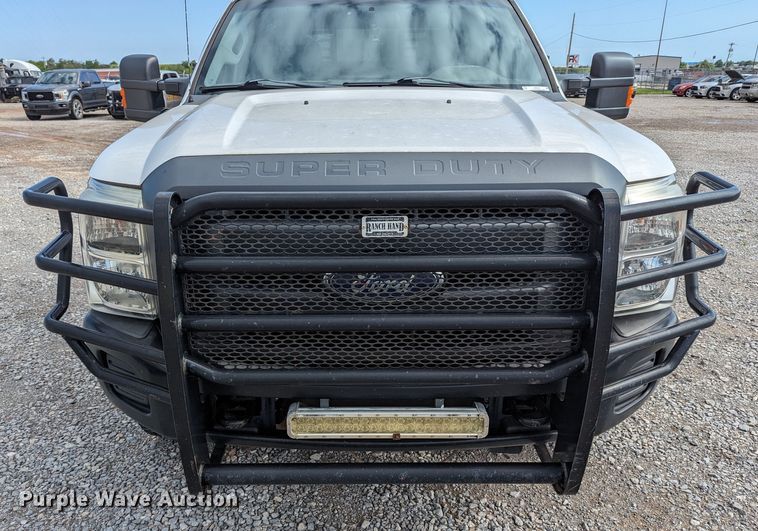 image for item LM9827 2013 Ford F350 Super Duty  Crew Cab pickup truck