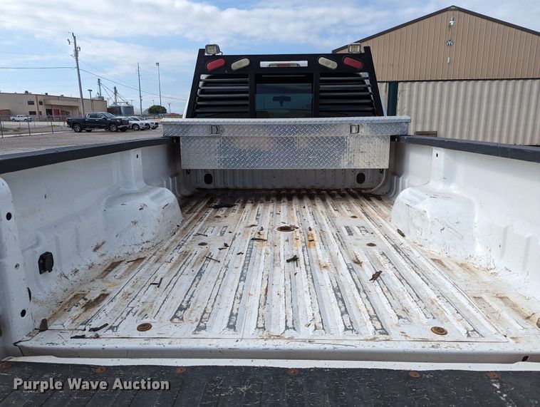 image for item LM9827 2013 Ford F350 Super Duty  Crew Cab pickup truck