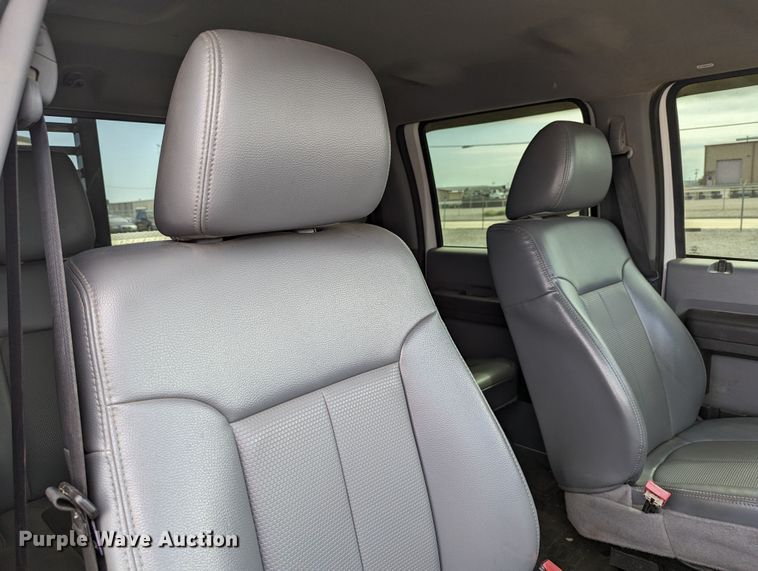 image for item LM9827 2013 Ford F350 Super Duty  Crew Cab pickup truck