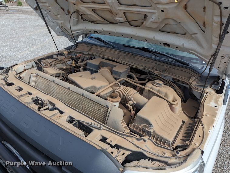 image for item LM9827 2013 Ford F350 Super Duty  Crew Cab pickup truck