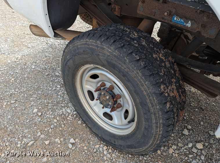 image for item LM9827 2013 Ford F350 Super Duty  Crew Cab pickup truck