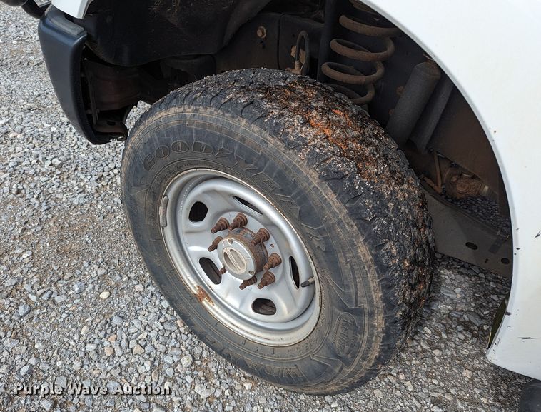 image for item LM9827 2013 Ford F350 Super Duty  Crew Cab pickup truck