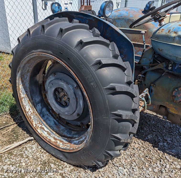 image for item LM9828 Fordson Major  tractor