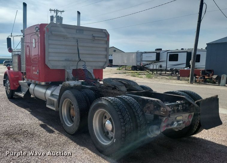 image for item LQ9043 2000 Kenworth W900L  semi truck