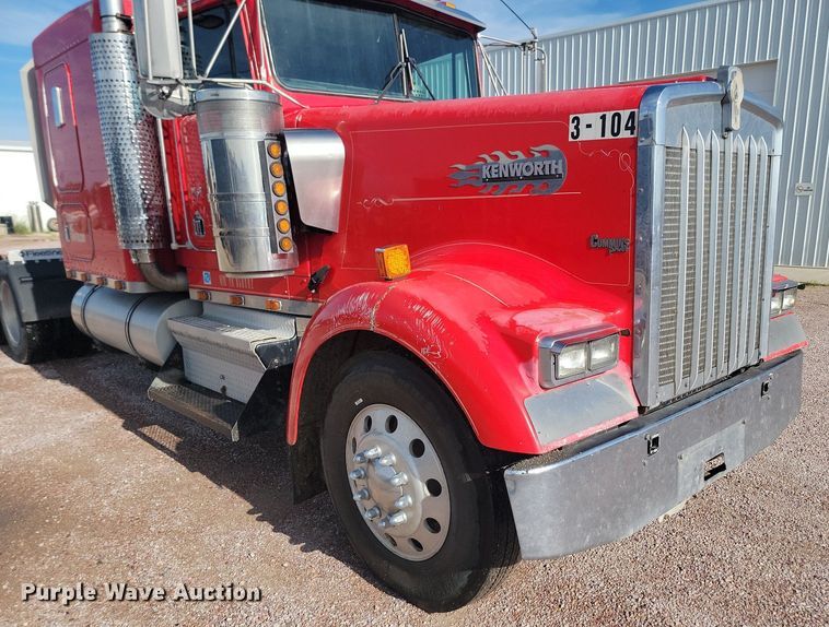 image for item LQ9043 2000 Kenworth W900L  semi truck