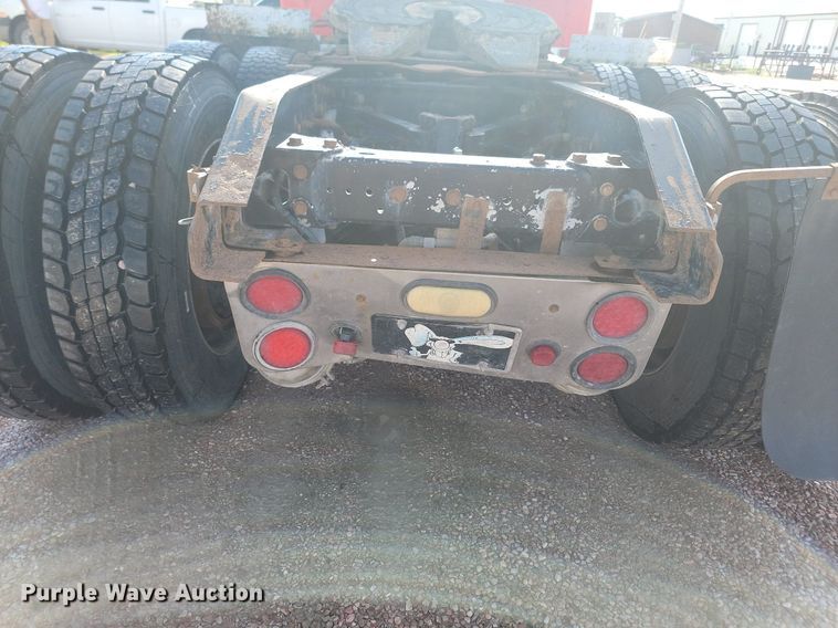 image for item LQ9043 2000 Kenworth W900L  semi truck