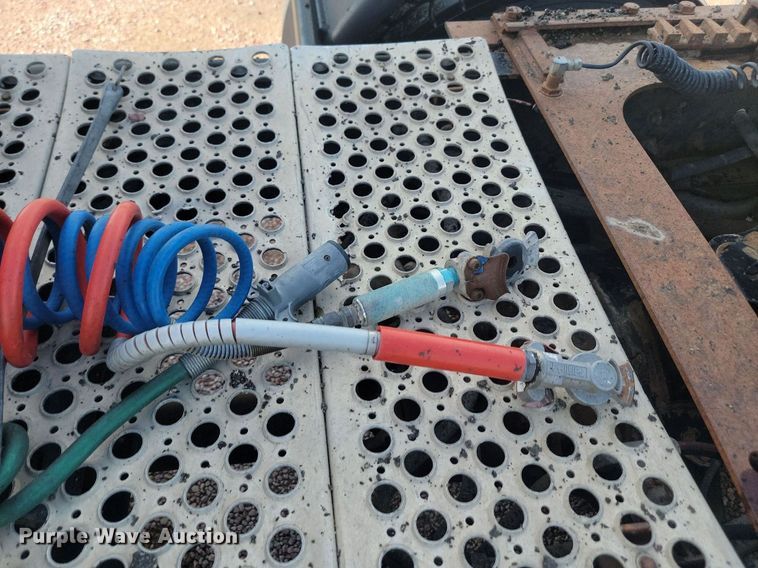 image for item LQ9043 2000 Kenworth W900L  semi truck