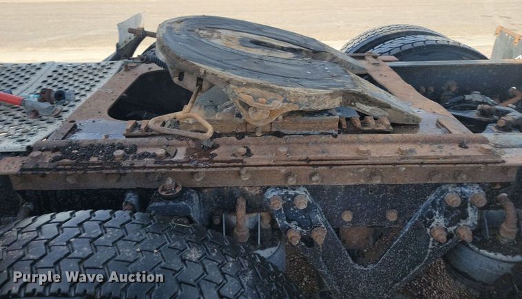 image for item LQ9043 2000 Kenworth W900L  semi truck