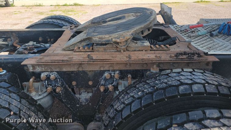 image for item LQ9043 2000 Kenworth W900L  semi truck