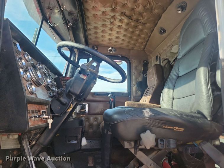 image for item LQ9043 2000 Kenworth W900L  semi truck