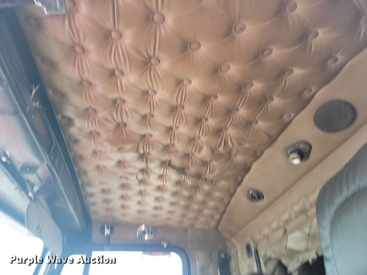 image for item LQ9043 2000 Kenworth W900L  semi truck