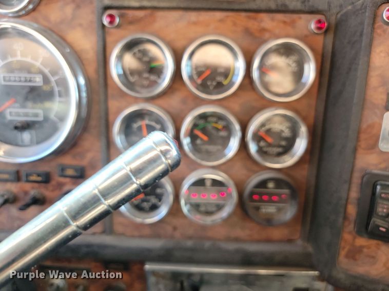 image for item LQ9043 2000 Kenworth W900L  semi truck