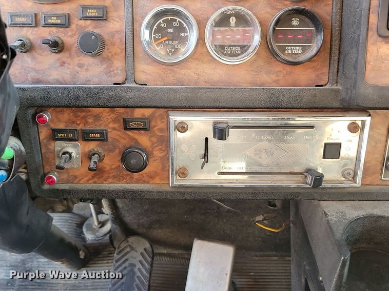 image for item LQ9043 2000 Kenworth W900L  semi truck