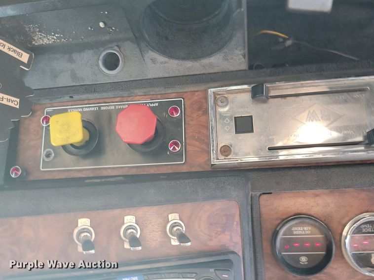 image for item LQ9043 2000 Kenworth W900L  semi truck