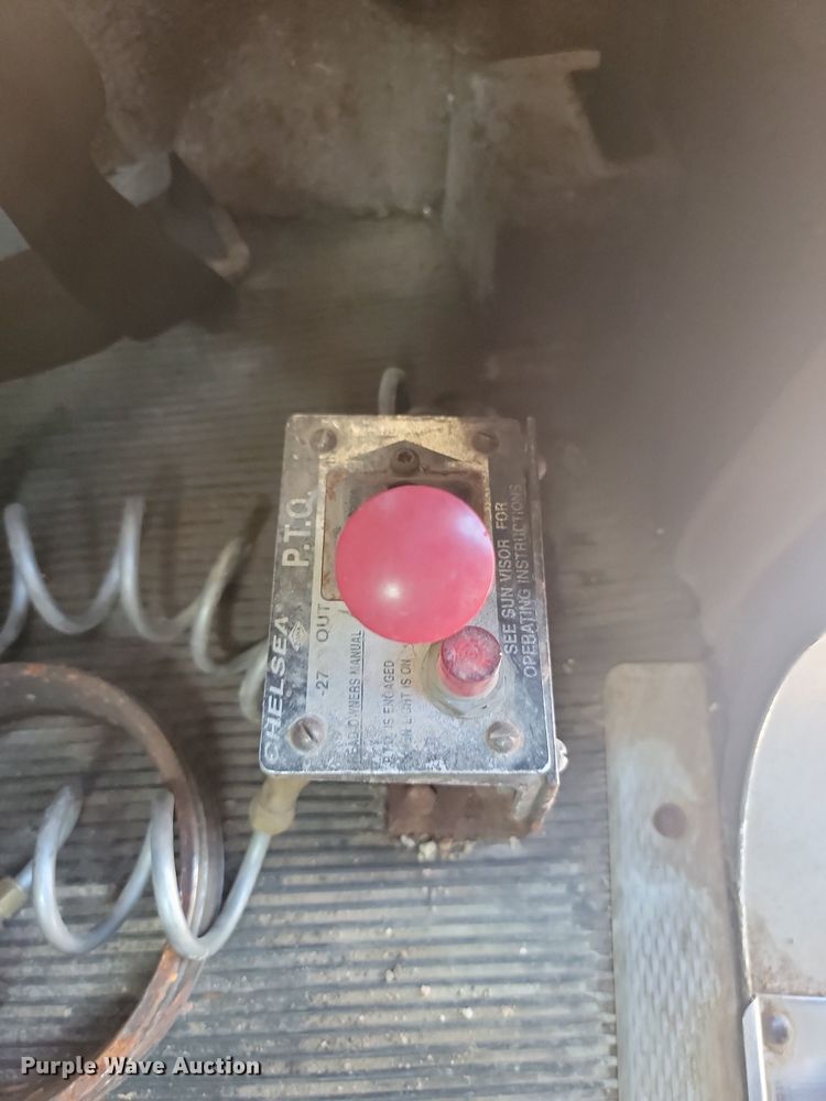 image for item LQ9043 2000 Kenworth W900L  semi truck