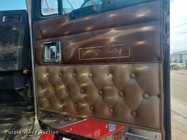 image for item LQ9043 2000 Kenworth W900L  semi truck