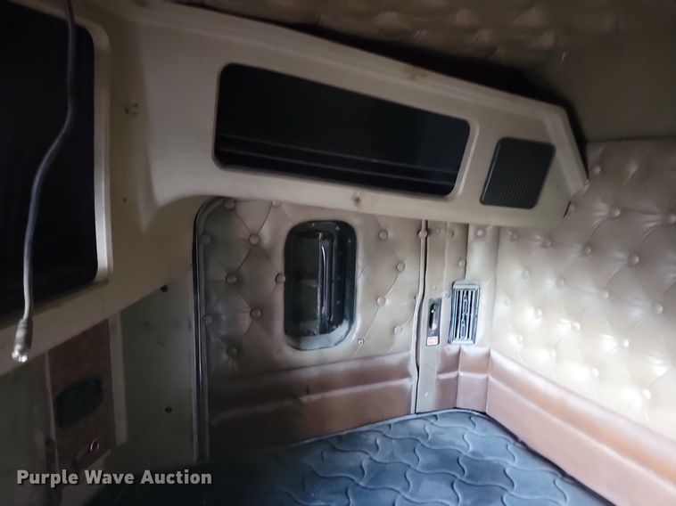 image for item LQ9043 2000 Kenworth W900L  semi truck