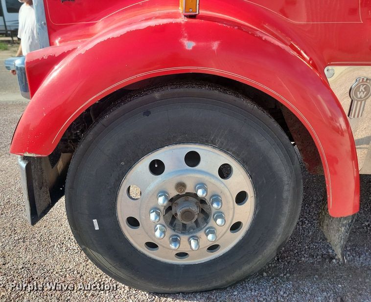 image for item LQ9043 2000 Kenworth W900L  semi truck