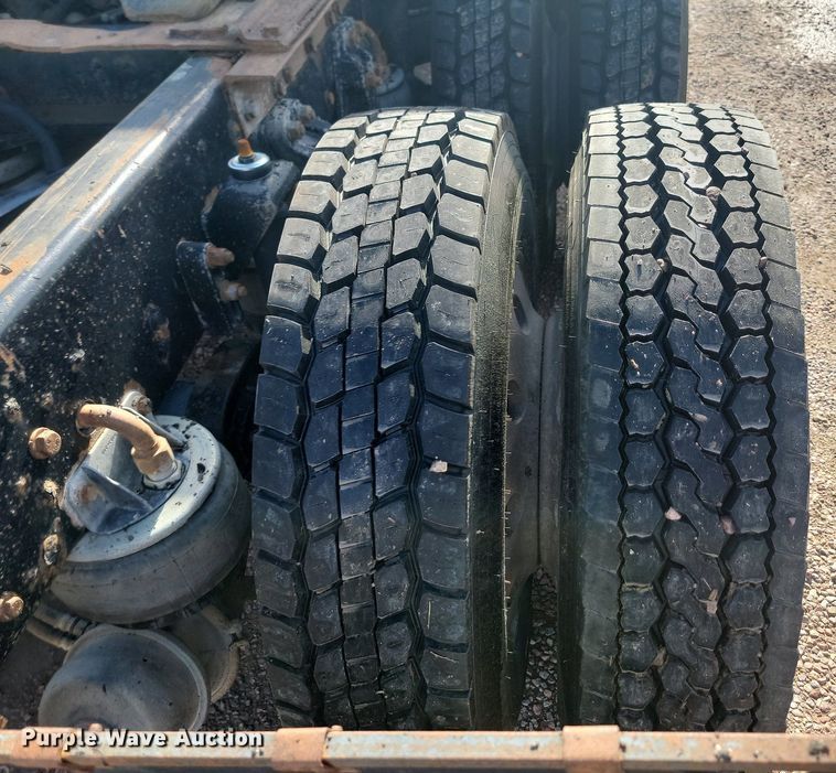 image for item LQ9043 2000 Kenworth W900L  semi truck