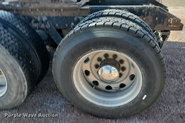 image for item LQ9043 2000 Kenworth W900L  semi truck