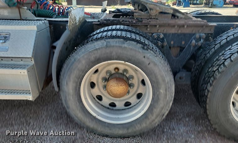 image for item LQ9043 2000 Kenworth W900L  semi truck