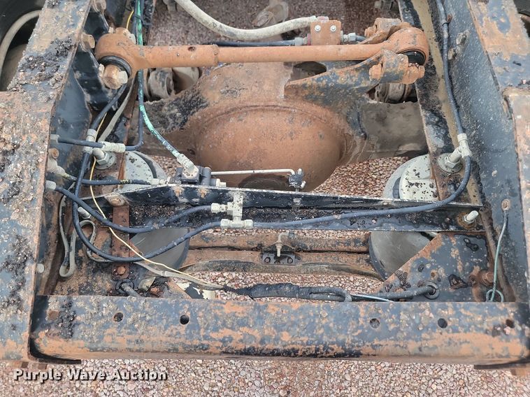 image for item LQ9044 1989 International 9300  semi truck