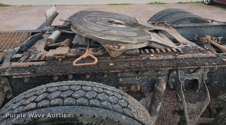 image for item LQ9044 1989 International 9300  semi truck