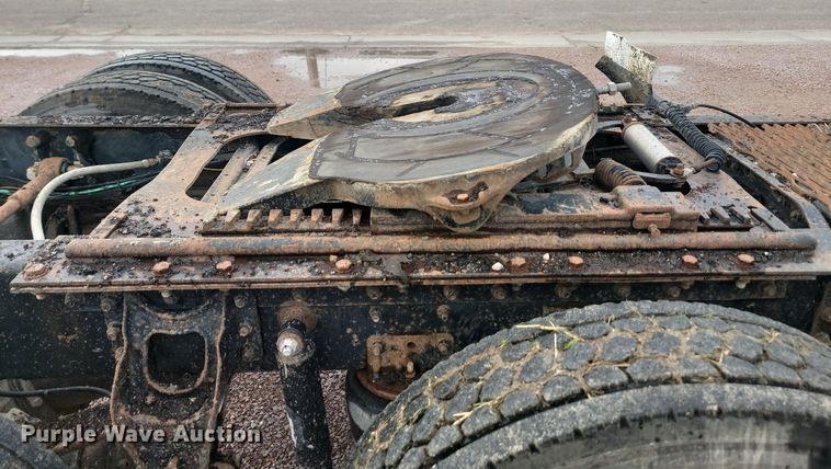 image for item LQ9044 1989 International 9300  semi truck